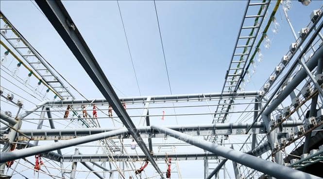 Hệ thống đèn chiếu sáng dẫtin dụ cá được trang bị hiện đại trên tàu KH-97279TS.